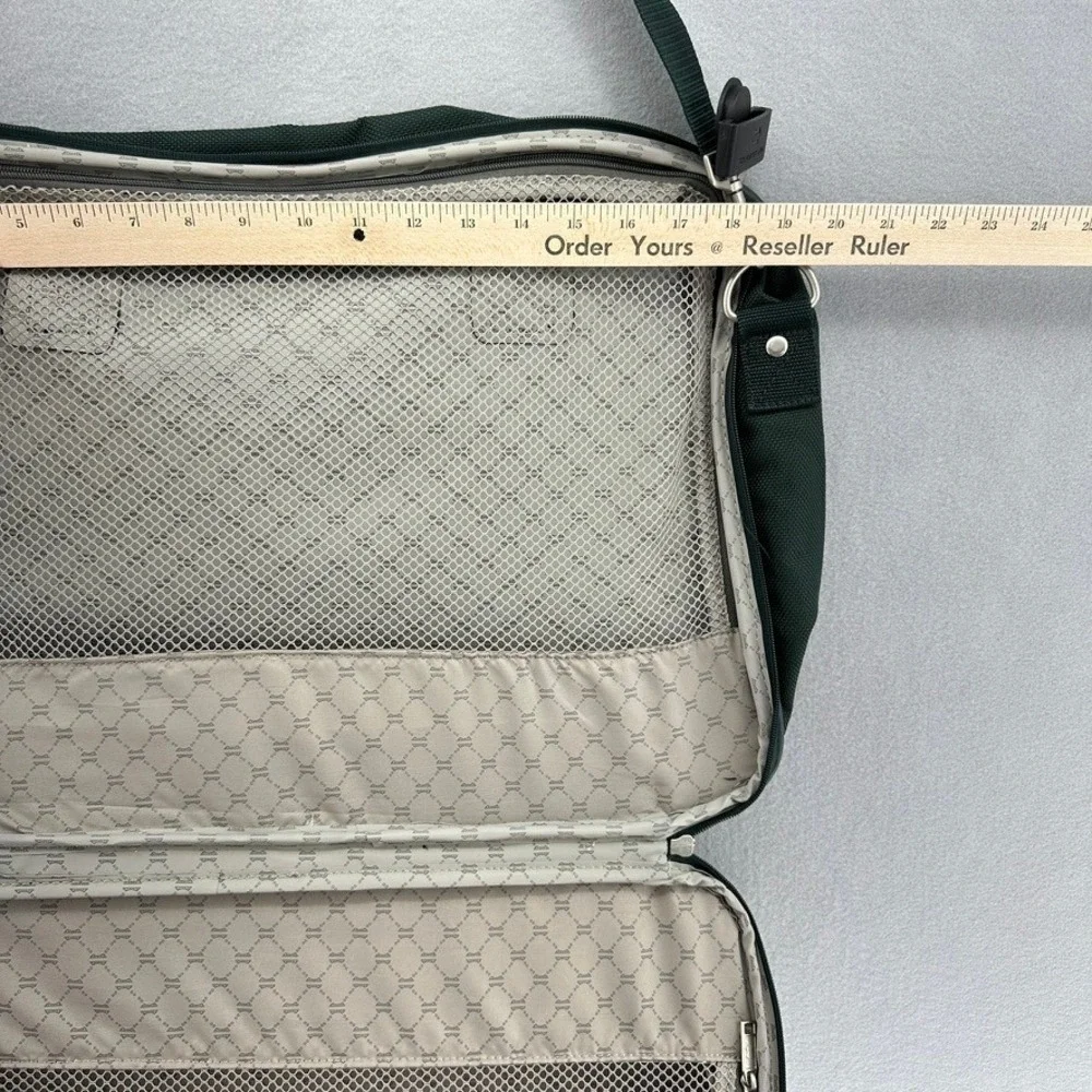 VTG American Tourister Green Canvas Bag Travel Carry On Luggage‎ DEADSTOCK